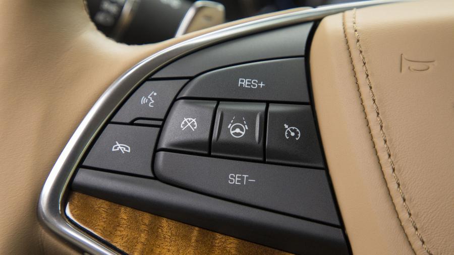 Детали интерьера Cadillac CT6 Platinum 2016 года  (NA) (фото 15 из 60)